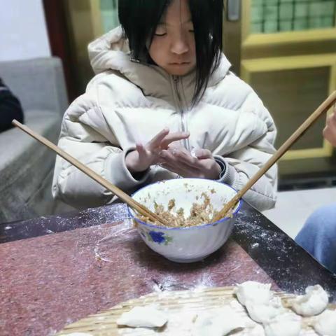 舌尖上的年味      新乡市第一实验学校六四班郭乃轩