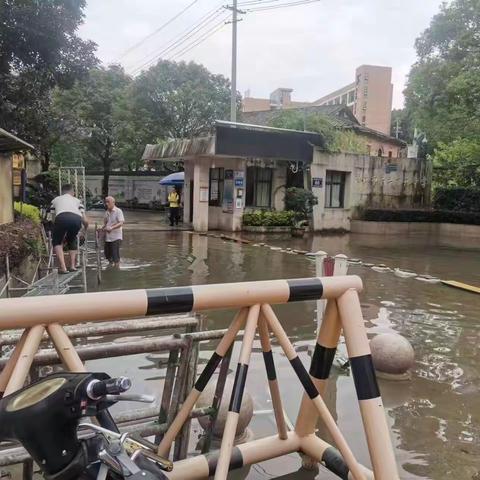 仓山区防指多部门联合开展积水点整治工作