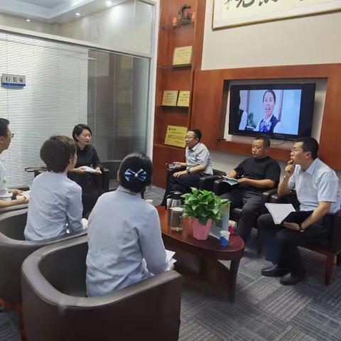 赤峰分行杨金龙行长对重点支行信贷资产质量管控工作进行调研和督导
