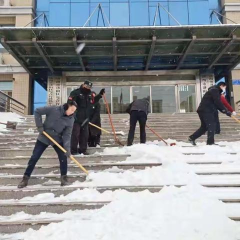 扫雪除冰行动路长办不缺席（副本）