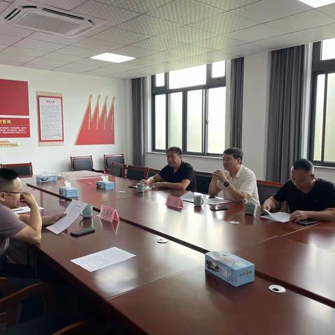 县级河长叶河赴东溪巡河并召开河长工作座谈会