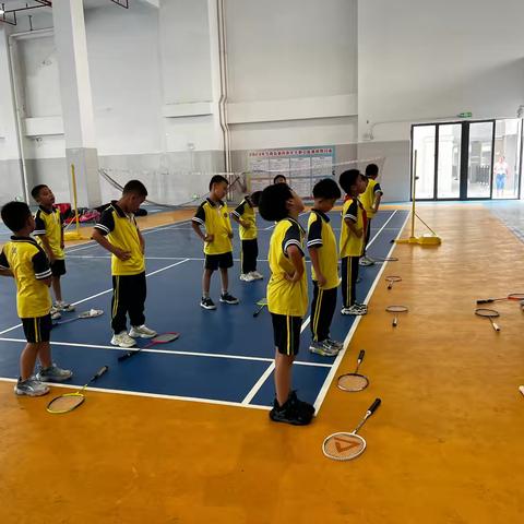 增城区开发区一小周一羽毛球班