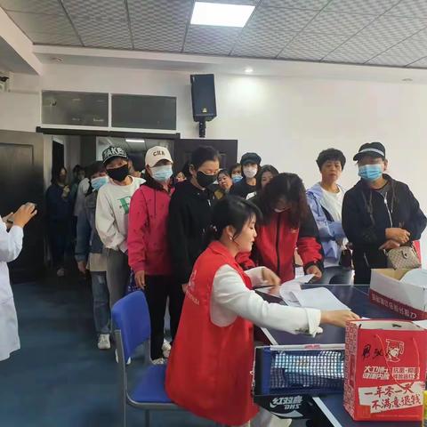 民生实事暖人心—长江社区开展两癌筛查进社区惠民服务活动