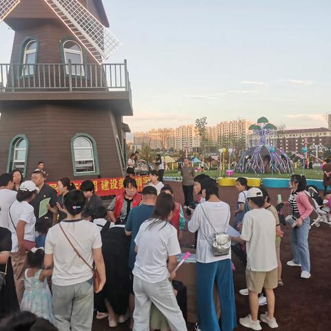 长江社区开展“三官两员一律”普法进小区暨首个全国生态日宣传活动