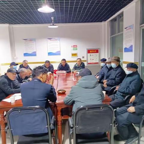 兴盛社区组织召开“社区要发展，我该谋什么”专题研讨会