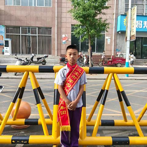 家校同心护学路，温情守护伴成长