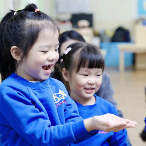 感恩有你 携爱同行———海门区海荷安霁幼儿园小班组感恩节活动