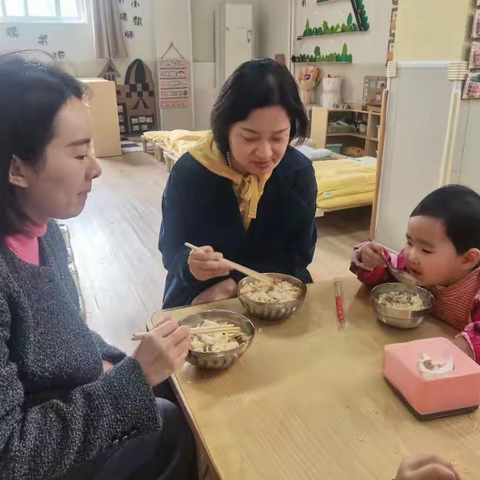 开发区综合发展局开展学校食堂陪餐工作