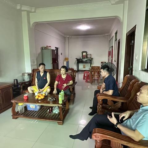 三亚农业投资集团有限公司党委委员、工会副主席曾淇勇开展端午节慰问困难长病职工活动