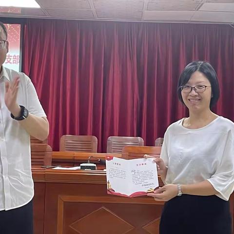 三亚农投集团总部党支部开展“创文我先行，党员在行动”主题党日活动