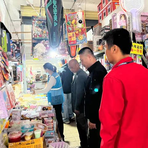 护航全国“两会” 扫黄打非在行动｜和舍镇开展文化市场专项检查