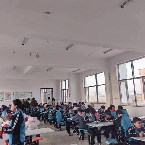 营养餐食 快乐成长—扎兰营子小学宣传活动