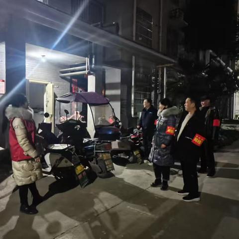 院岭街道持续新时代文明实践夜间安全巡逻活动，守护一方平安