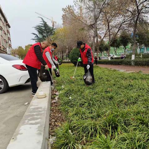 县环卫绿化管护中心开展初冬环境卫生集中整治行动