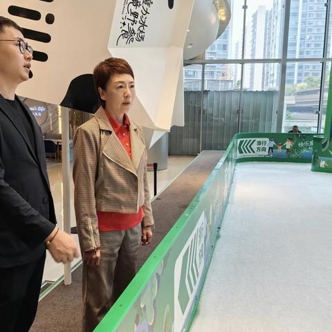 任炳群副书记带队赴成都考察学习