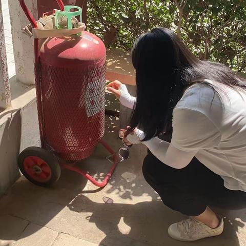 骊山街道华清社区开展消防安全检查活动