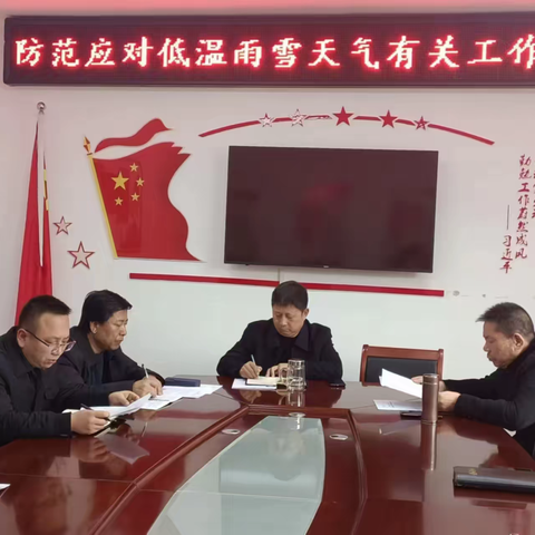 昼夜奋战  除雪保畅  情暖公路