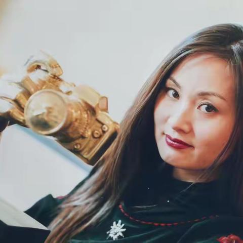 看《主角》，说李梅