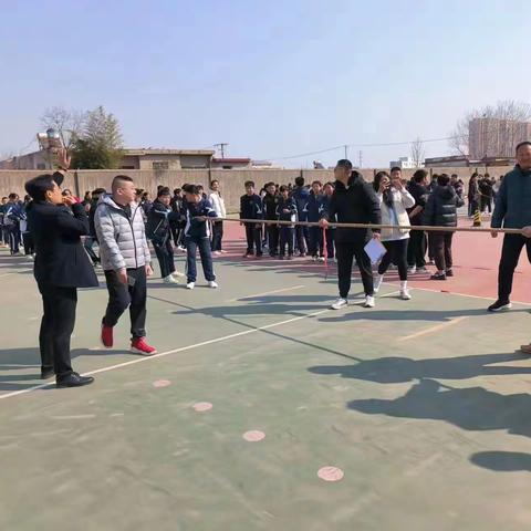 【强镇新征程  筑基谋新篇】拔河比赛展风采，凝心聚力向未来——临沂第三十中学七年级举办拔河比赛