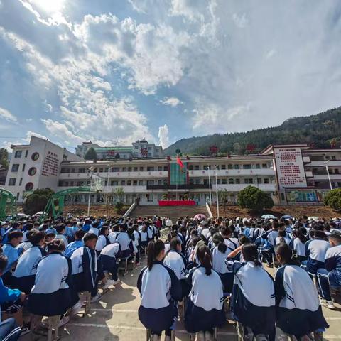 六盘水市水城区鸡场镇鸡场中学家长会活动纪实