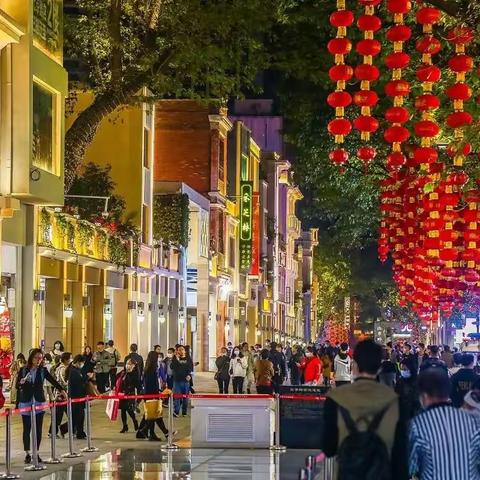 游览广州市北京路商业步行街