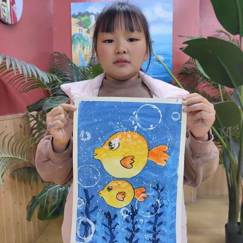 四点班小朋友们作品《胖胖的河豚🐡》