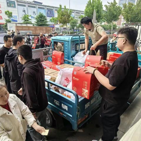 【天桥·泺口】香磨李社区为在职职工和自管退休老年人发放中秋福利