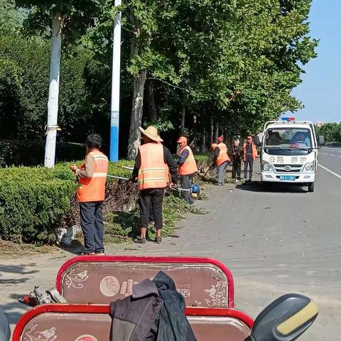 建安区公路事业发展中心—开展迎国庆国省道路域环境集中整治工作