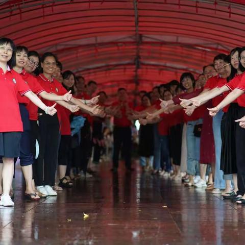 “加油，追梦的少年！”——乐东中学考点高考第一天记实