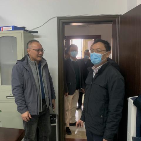 市市场监管局冯勇局长对各分局、窗口单位春节后上班情况进行走访检查