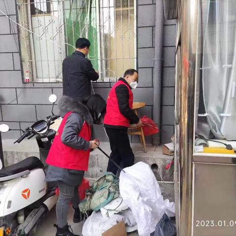 乾佑街道办积极落实“干干净净迎新春  热热闹闹过大年”文明实践活动