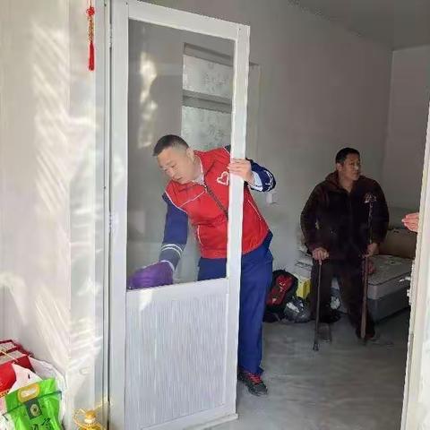 护残助残我先行 雷锋精神代代传