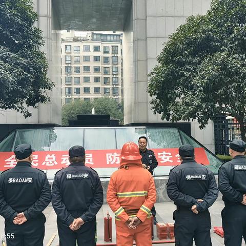 “全民总动员，防火保安全”长延堡街道汇铭社区组织开展消防演练活动