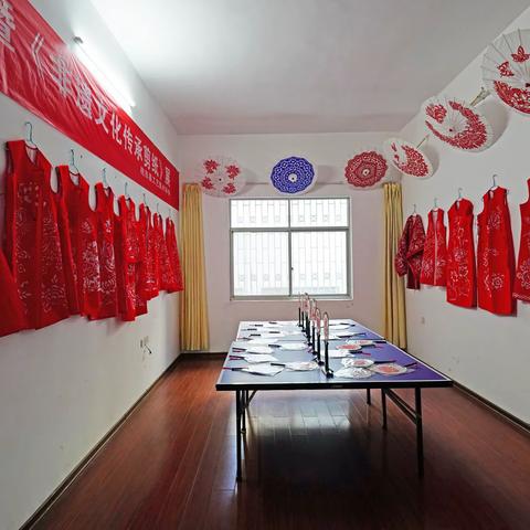 桂东县工艺美术协会庆元旦暨《非遗文化传承剪纸》展