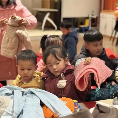 送你一朵小红花，童心冬衣暖万家