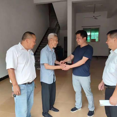 【杨桥殿镇下易村文明实践站】“情系暖人心”走访慰问困难党员