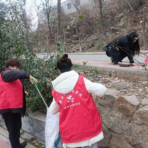 寺坡街道羊角山社区节后清洁大扫除 开启新年新气象