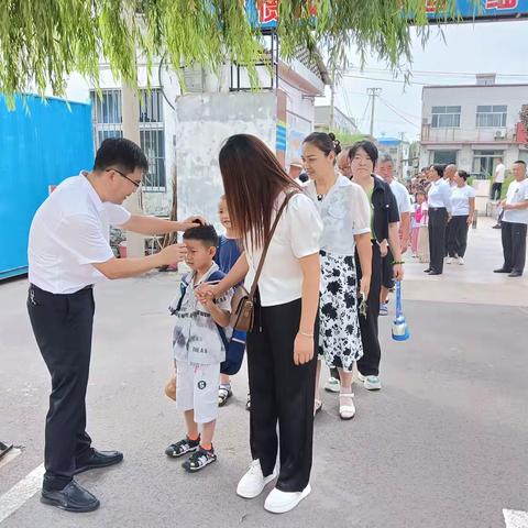 筑梦启程，快乐成长--彭集街道中心小学举行一年级新生入学仪式