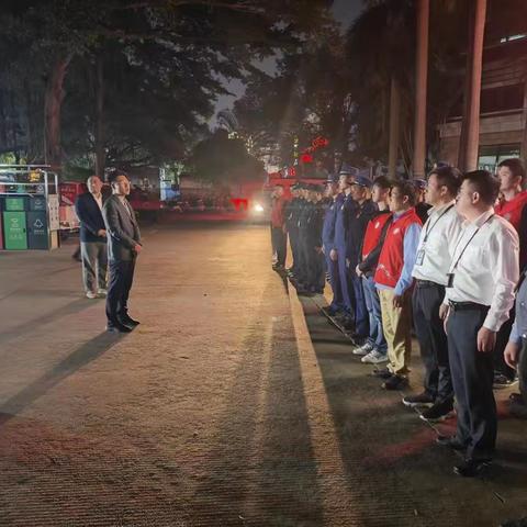 燕罗街道党工委副书记办事处主任王旭带队开展消防安全夜查行动