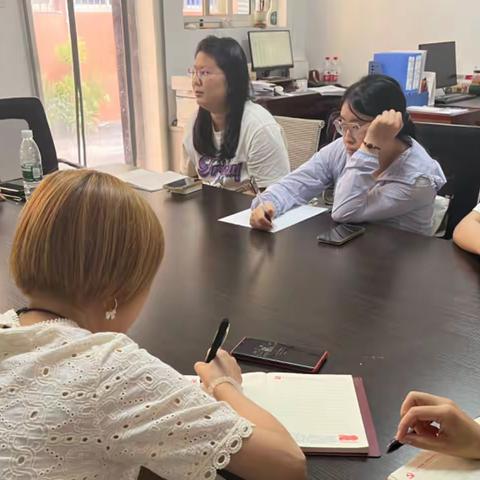 小寨路街道育华社区党总支部开展八月份主题党日活动