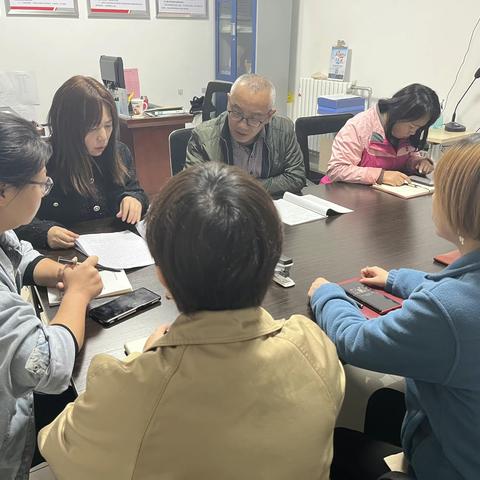 小寨路街道育华社区党总支部开展10月份主题党日活动