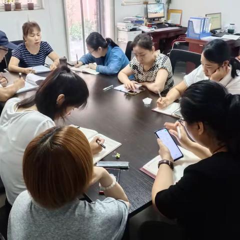 育华社区开展七月主题党日活动