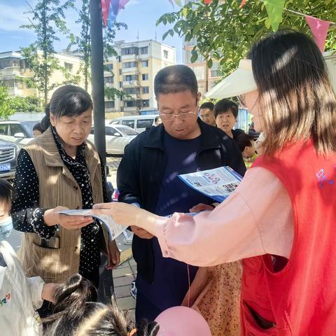 宏康社区积极开展扫黑除恶宣传活动