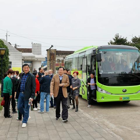 古稀同庆  回首仍是少年