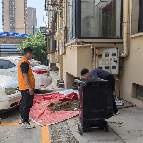 【创文进行时】人行洪洞支行对包联小区进开展志愿服务活动