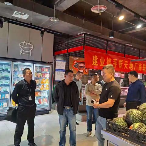 卫辉市政府副市长缑波督导检查节日期间食品安全和特种设备安全工作