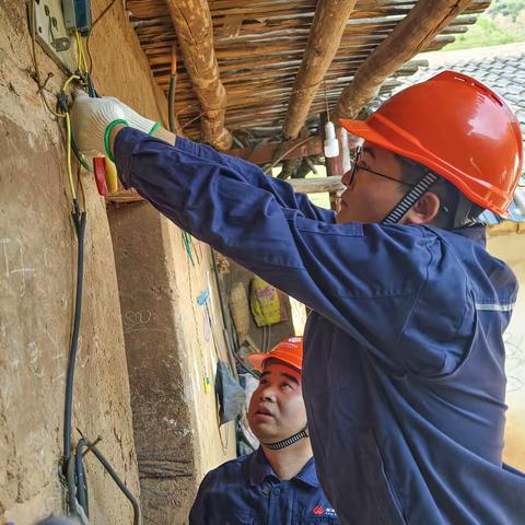 筑牢安全防线 守护乡村“用电安心” 贵州龙源开展“6·16安全宣传咨询日”乡村行活动