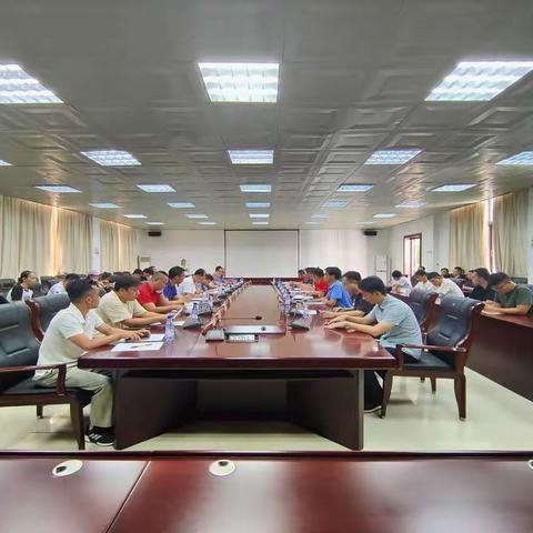 海垦猪业公司开展第二期构建“亲清”企商关系，厚植“廉洁”工作环境的座谈会