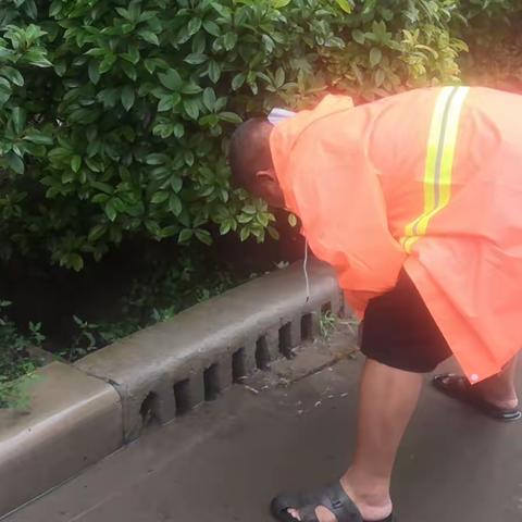 封丘县公路事业发展中心 加强雨天道路巡查养护工作