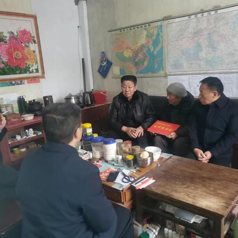 心系困难退役军人  真情走访温暖人心--省退役军人事务厅领导莅鄢走访慰问困难退役军人